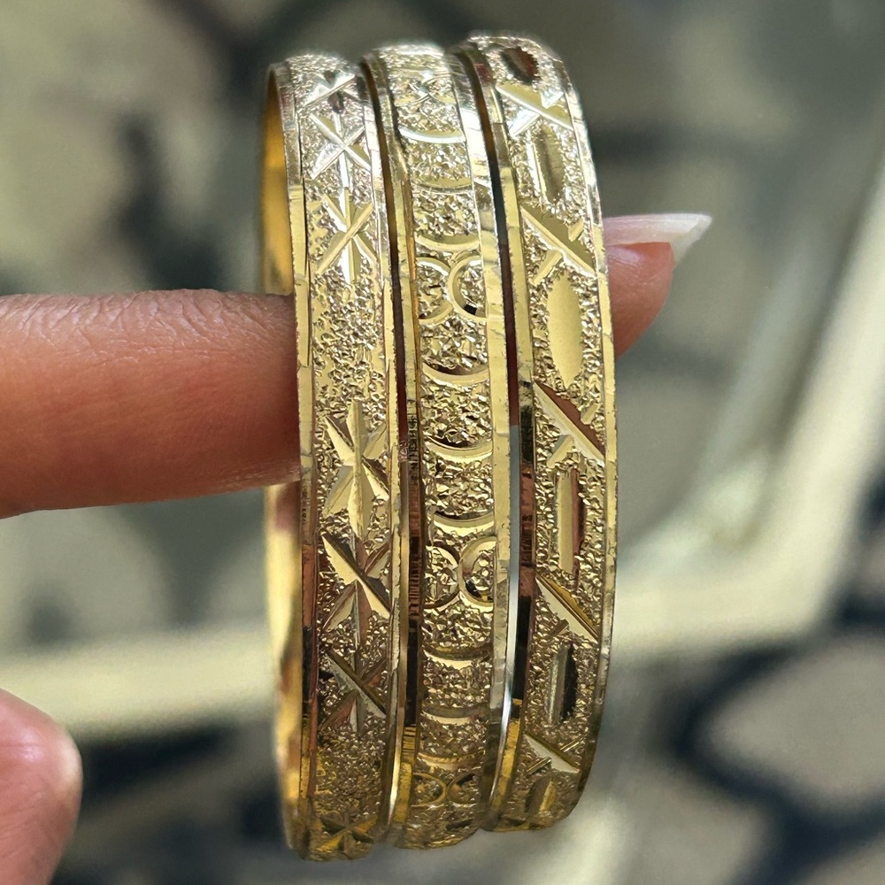 Hawaiian Gold Bangle Set - Picture 6 of 8
